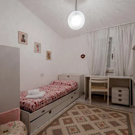 Guesthost - Mare Monti 1-5-6-8