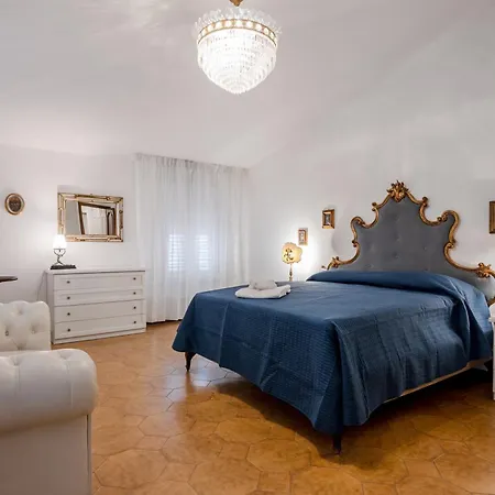 Guesthost - Mare Monti 1-5-6-8 *
