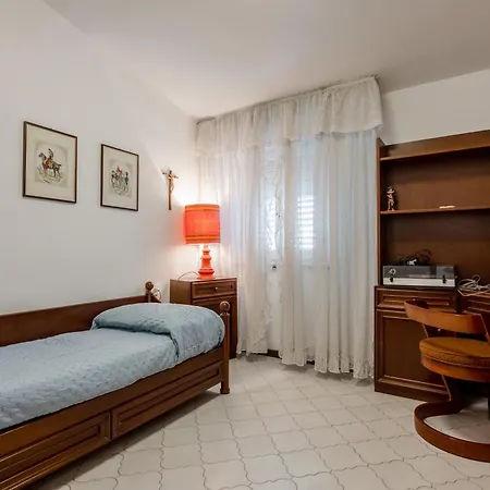 Guesthost - Mare Monti 1-5-6-8 Nicola