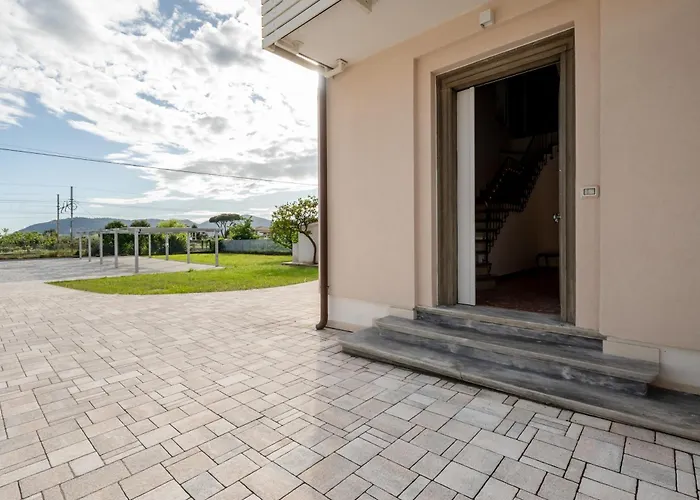 Apartman Guesthost - Mare Monti 1-5-6-8 *