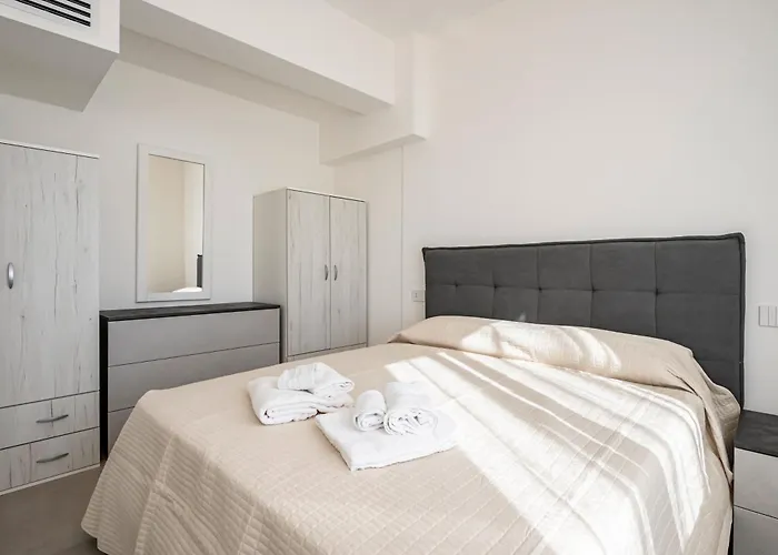 Guesthost - Mare Monti 1-5-6-8