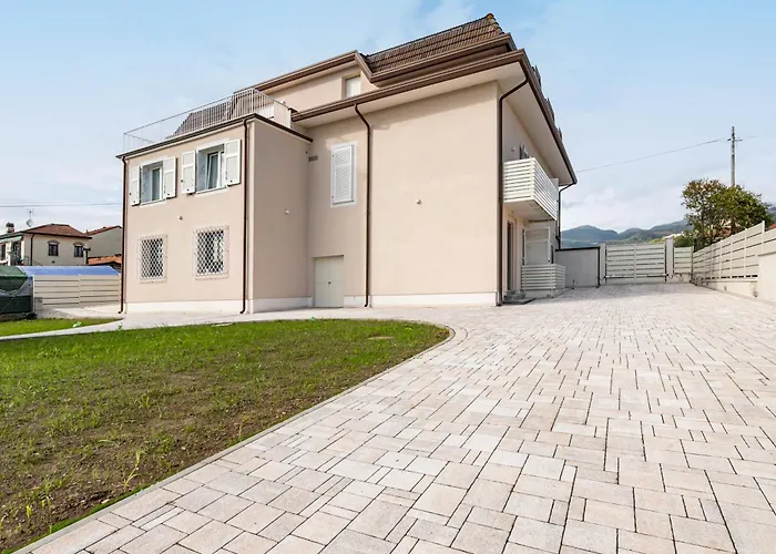 Guesthost - Mare Monti 1-5-6-8 Apartman