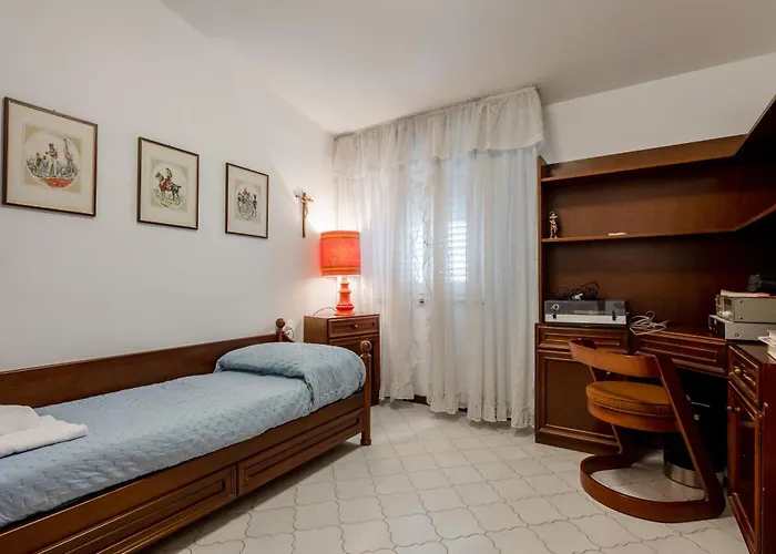 Guesthost - Mare Monti 1-5-6-8 Nicola